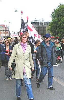 ...Kirsten p vej mod Christiansborg Slotsplads sammen med titusindvis af andre deltagere i den store demonstration!